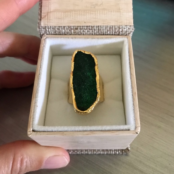 Tsavorite Ring - Picture 3 of 10